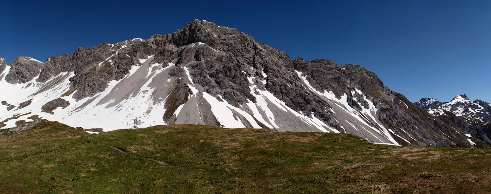 Innsbrucker Hütte auf 2369 m im Stubaital, Tirol