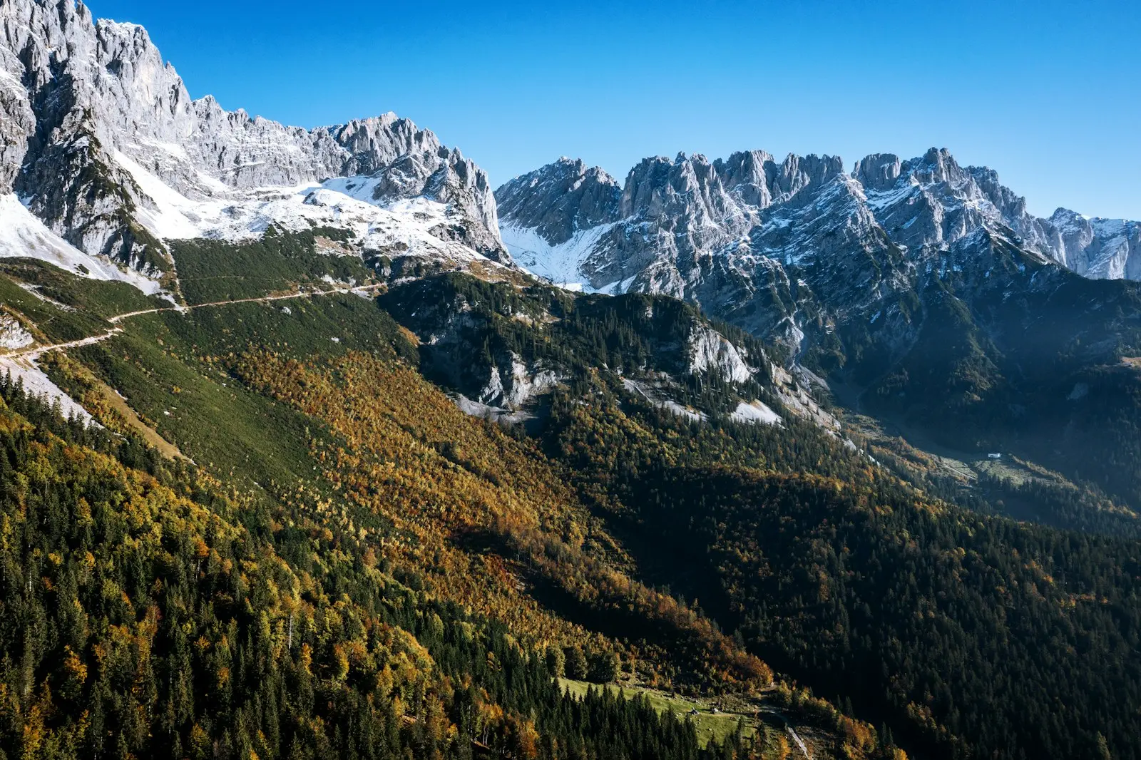Issenangeralm auf 1380 m im Stubaital, Tirol