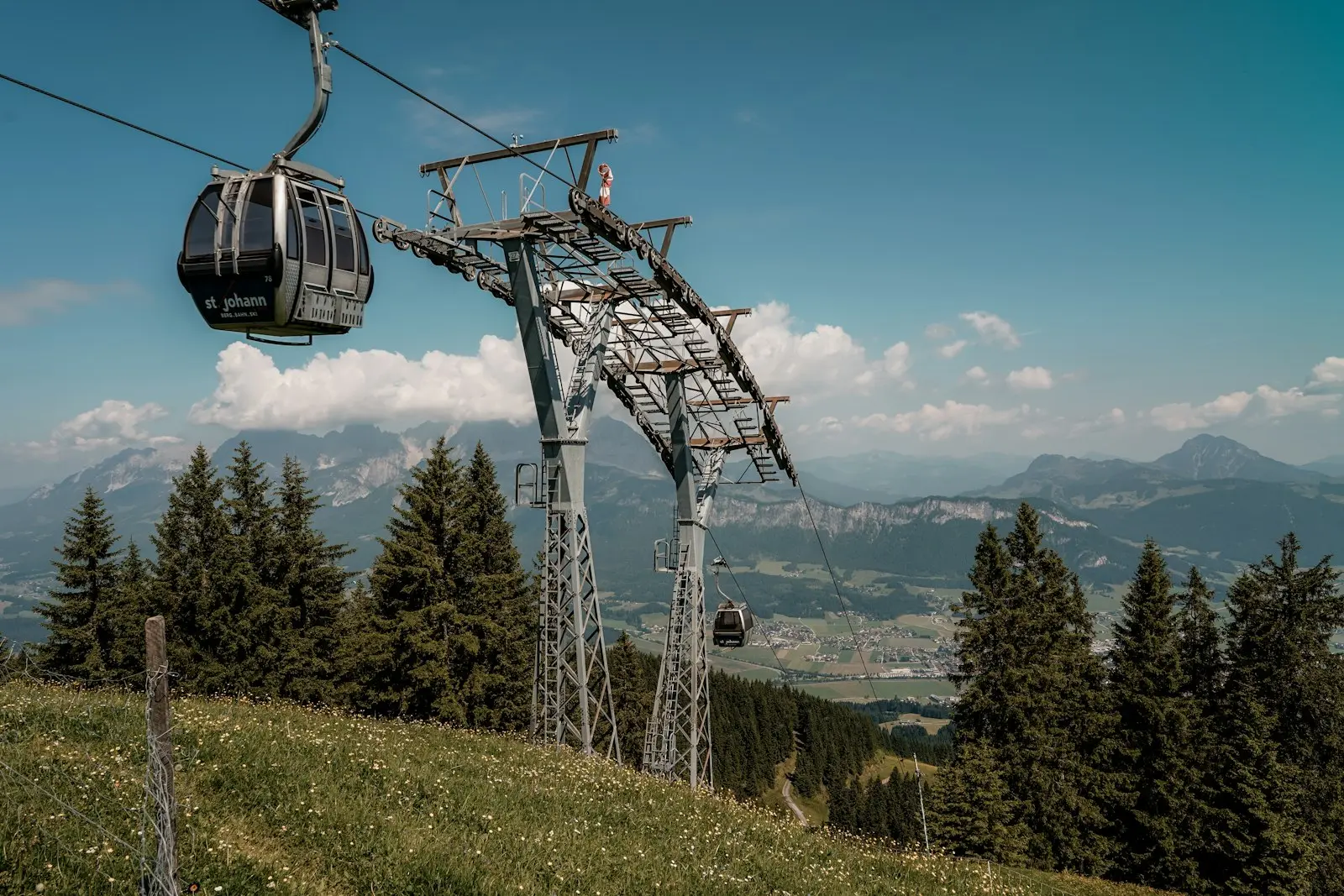 Neue Regensburger Hütte auf 2286 m im Stubaital, Tirol